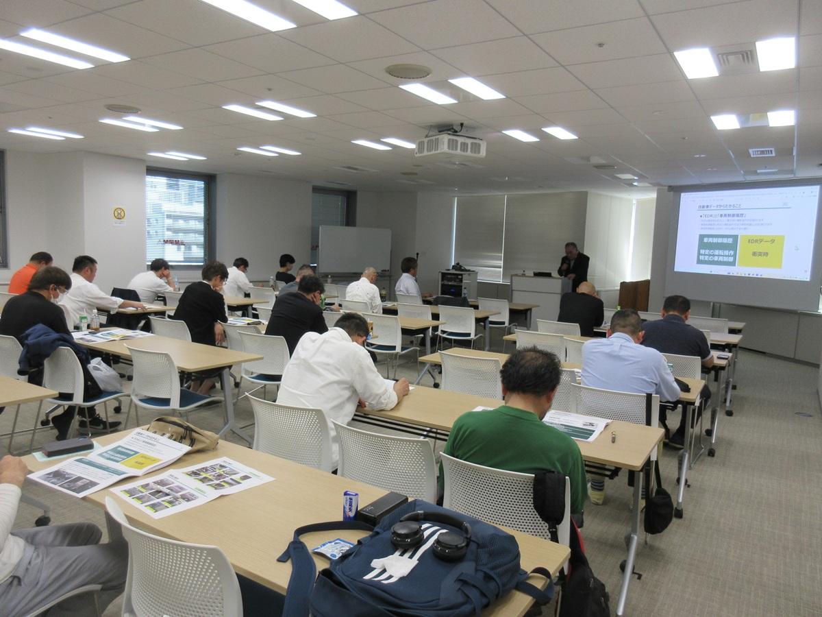 0412_東京_研修会_写真①.JPG
